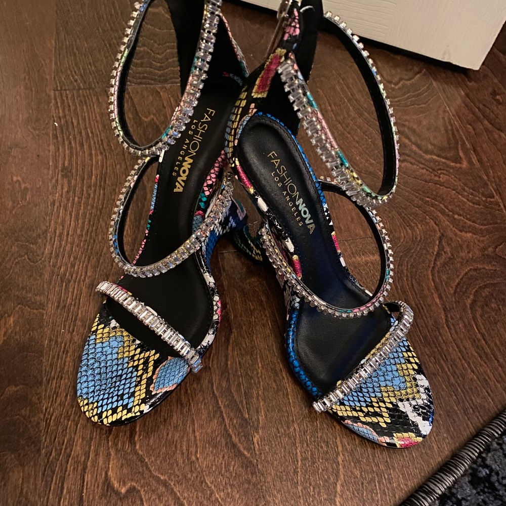 Snakeskin Rhinestone Wedge - Picture 4 of 6